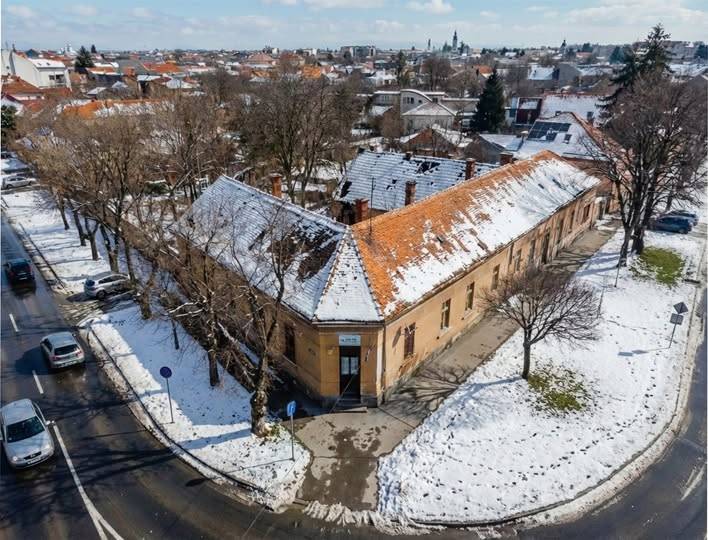 Satu Mare transformă o clădire în paragină într-un centru multifuncțional cu bani europeni