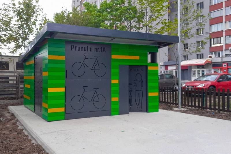 Brașovul amenajează primele garaje securizate pentru biciclete: 5 lei pe lună pentru un loc