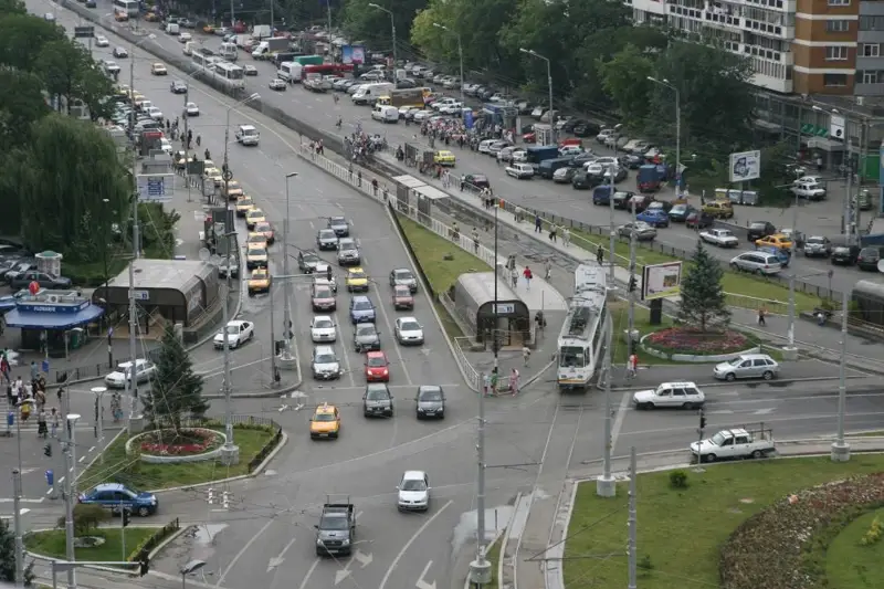 Bucureștiul reconfigurează două intersecții aglomerate pentru fluidizarea traficului