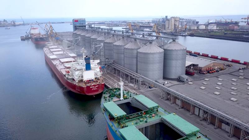 Portul Constanța vrea să alimenteze navele de la țărm și să le scoată de pe motorină