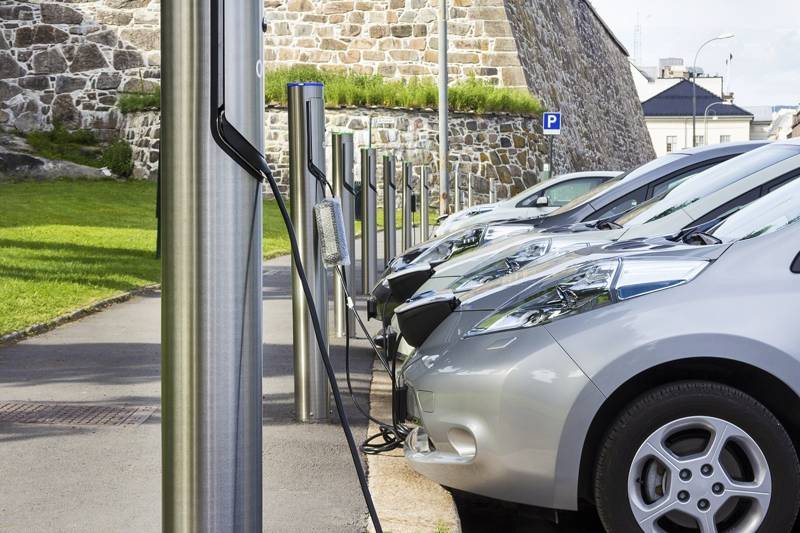 București vrea să dubleze numărul stațiilor de încărcare pentru mașini electrice