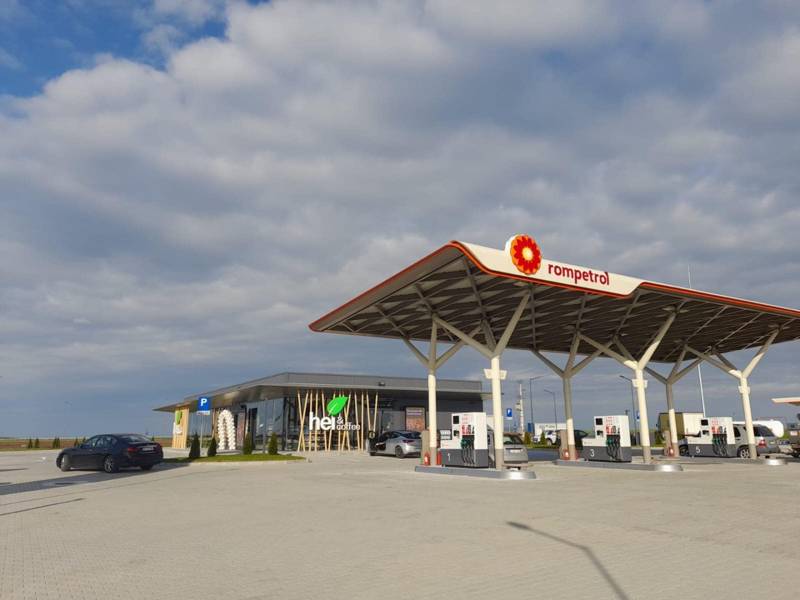 Rompetrol deschide două spații de servicii cu stații de încărcare electrică pe A1, lângă Șag