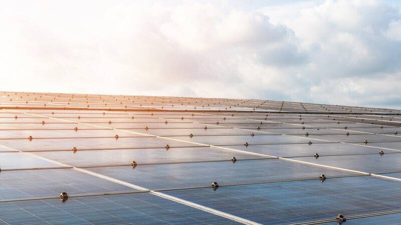 OMV Petrom și CE Oltenia construiesc patru parcuri fotovoltaice de circa 450 MW