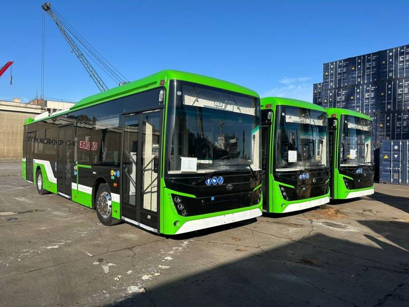 Primele autobuze electrice ale Bucureștiului intră pe 14 linii, odată cu montarea stațiilor de încărcare