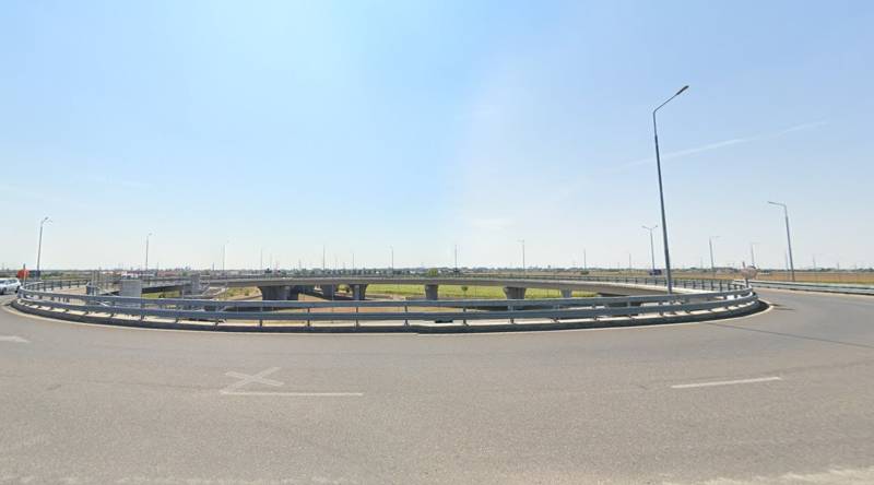 Primul sens giratoriu suspendat din România se lărgește la trei benzi: trei oferte la Paulești-Blejoi