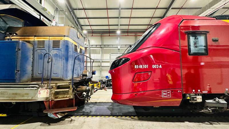 Un singur tren Alstom mai circulă pe ruta București - Constanța
