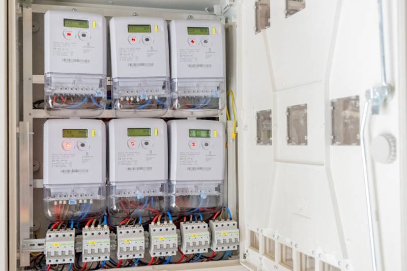 Rețele Electrice deschide furnizorilor o platformă cu datele a 1,6 milioane de contoare inteligente