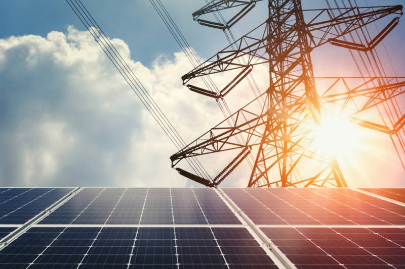 62 de contracte noi pentru energie verde în școli, primării și spitale, din Fondul pentru Modernizare