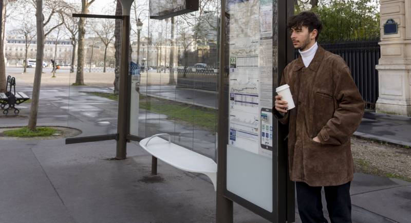 Bucureștiul digitalizează informarea din stații: ecrane și panouri e-paper de peste 107 milioane de lei