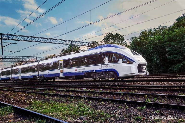 Primăria Cluj cumpără rame electrice de 440 de milioane de lei pentru trenul metropolitan
