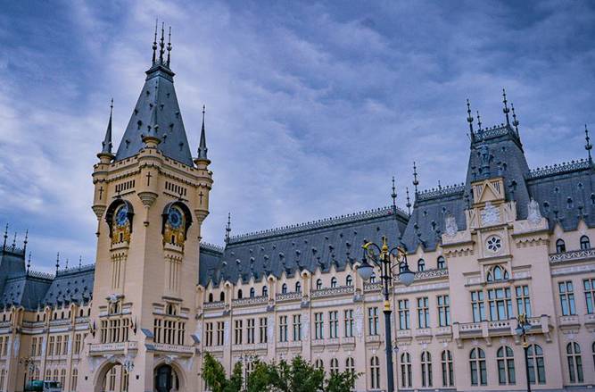 Iași vrea o aplicație all-in-one pentru relația cetățeanului cu orașul