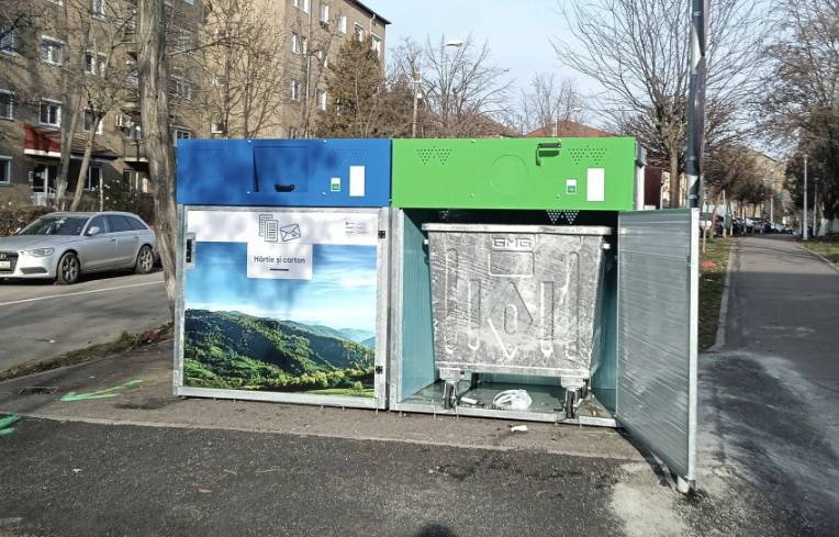 Oradea ia în calcul camere video pentru insulele digitalizate de deșeuri, după noi acte de vandalism