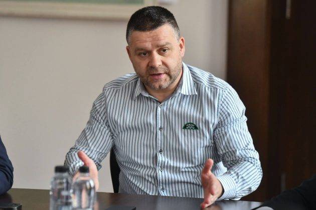 Ciucu: aerul curat se obtine cu zone cu emisii reduse, nu cu parcari gratuite