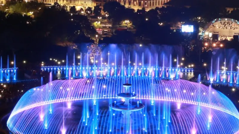 Fântânile Urbane din Piața Unirii: spectacole de apă, lumini și peste 150 de drone