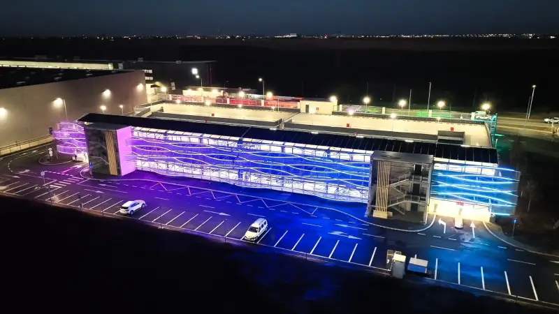 Sectorul 4 pune panouri fotovoltaice pe opt parcări mari