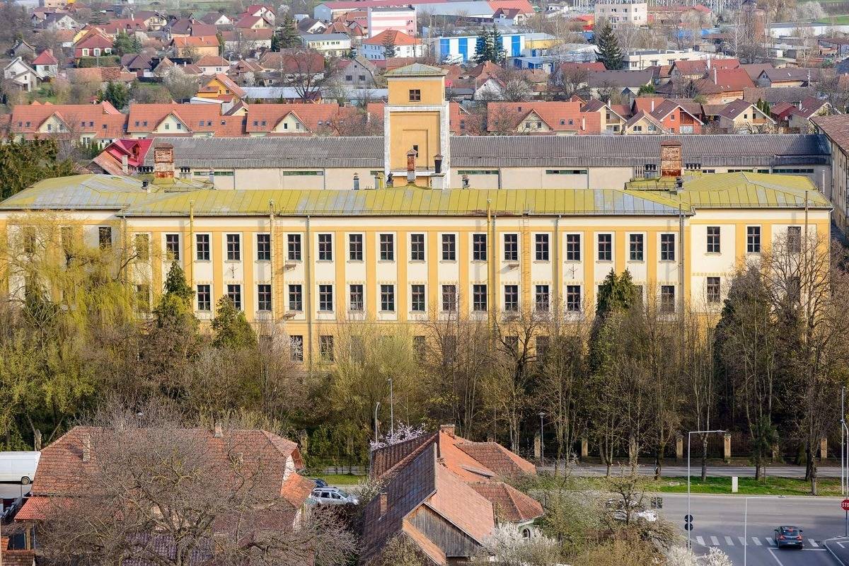 Sfântu Gheorghe a cumpărat fosta Fabrică de Țigarete: urmează un centru pentru tineret și un muzeu al comunismului
